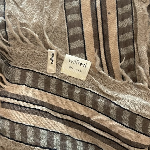 Wilfred blanket scarf - Picture 3 of 3